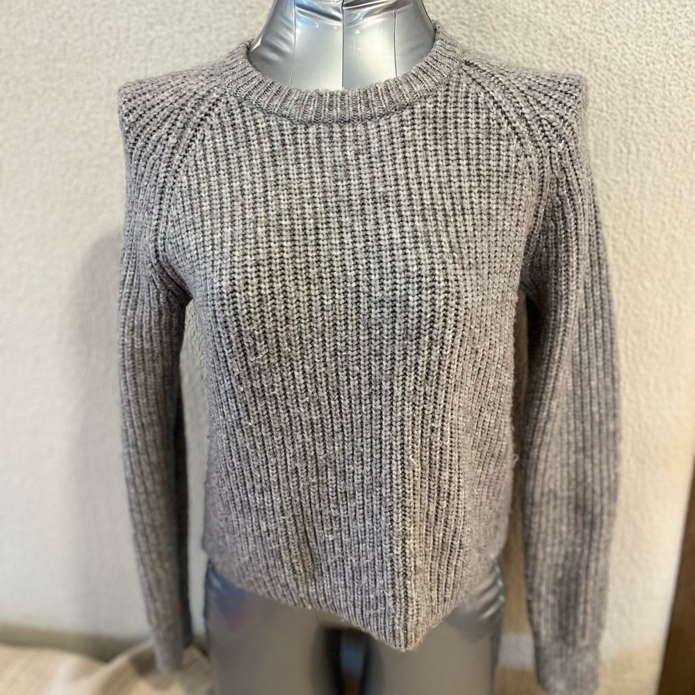 Brandy Melville Light Gray Ribbed Crewneck Sweater
